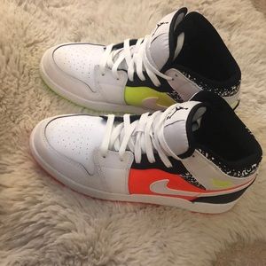 NEVER WORN!!!! Jordan 1 Mid